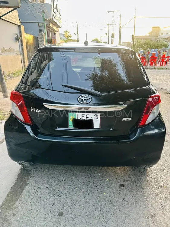 Toyota Vitz 2011 for Sale in Multan Image-1