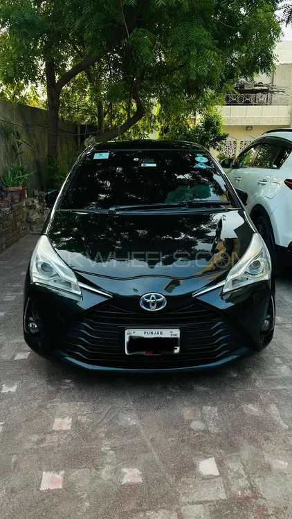 Toyota Vitz 2017 for Sale in Multan Image-1