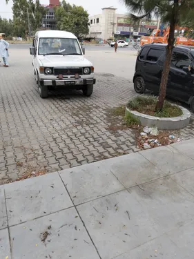 Mitsubishi Pajero 1990