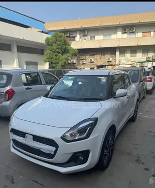 Suzuki Swift GLX CVT 2025