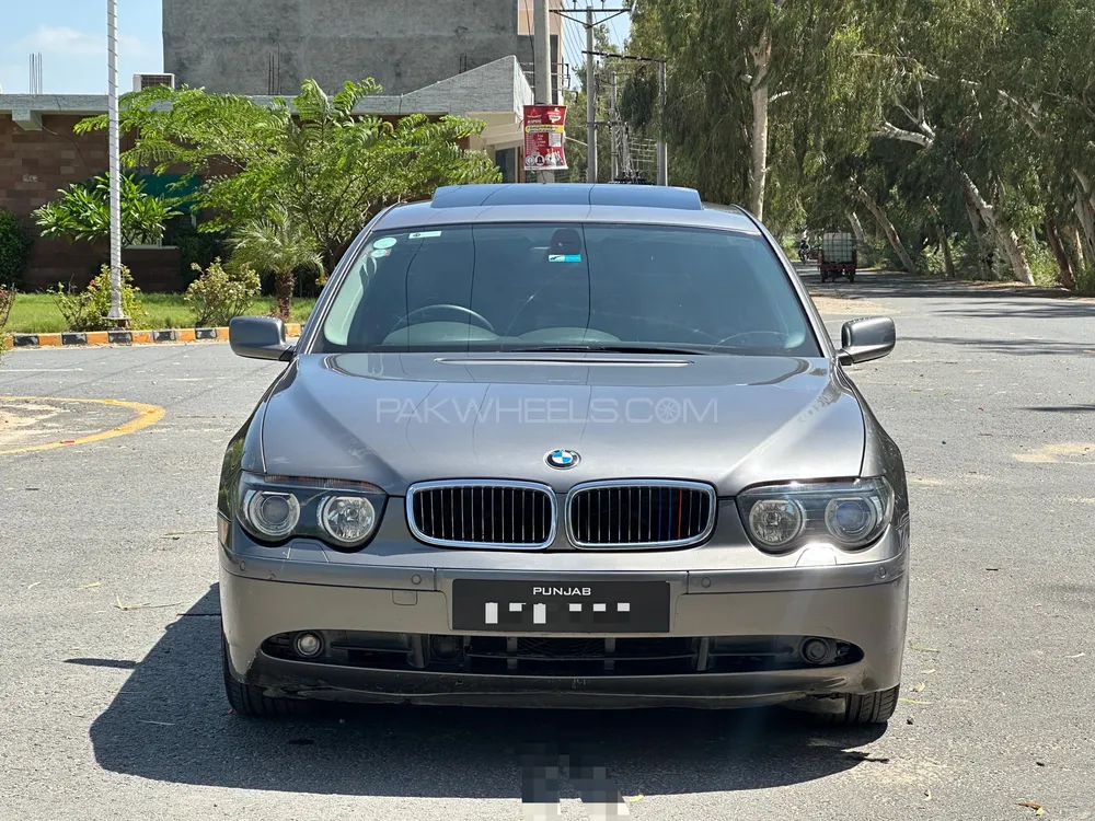 BMW 7 Series 2004 for Sale in Liaqat Pur Image-1