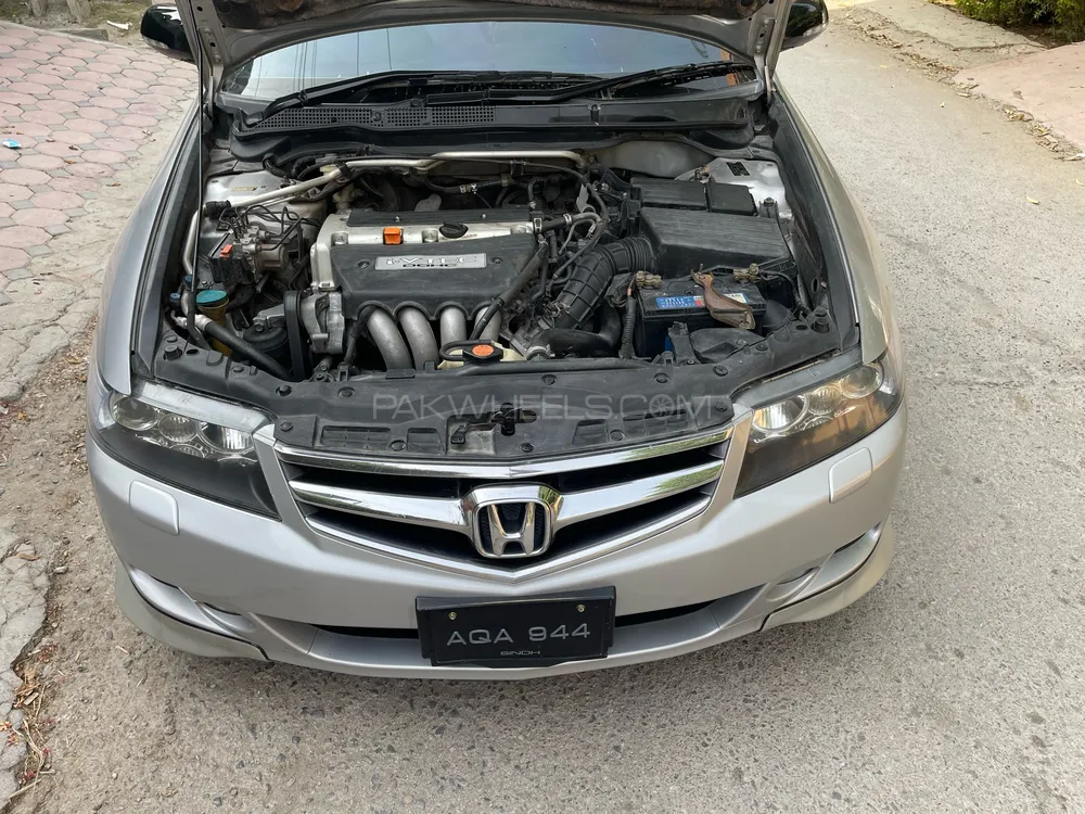 Honda Accord 2004 for Sale in Peshawar Image-1