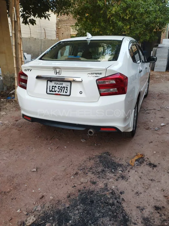 Honda City 2018 for Sale in Faisalabad Image-1