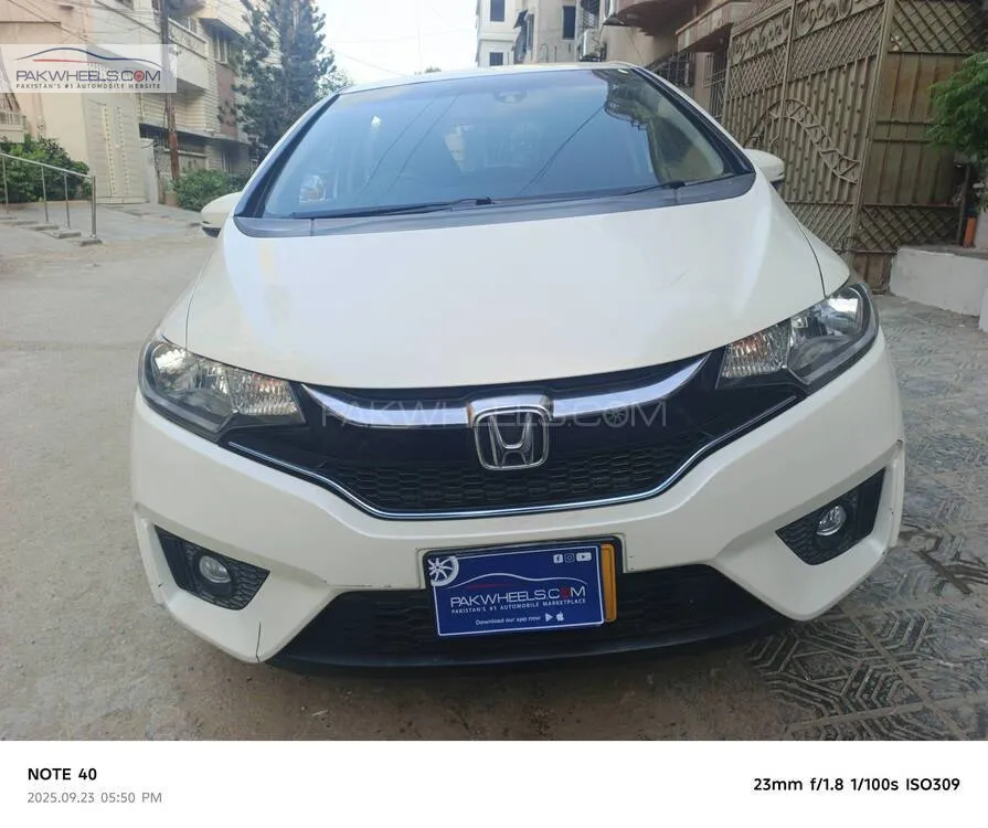 Honda Fit 2015 for Sale in Karachi Image-1