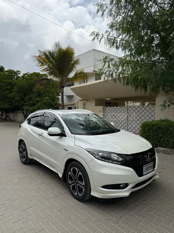 Honda Vezel 2014 for Sale in Karachi Image-1