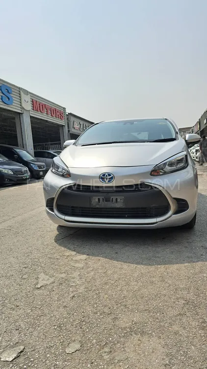 Toyota Aqua 2021 for Sale in Peshawar Image-1