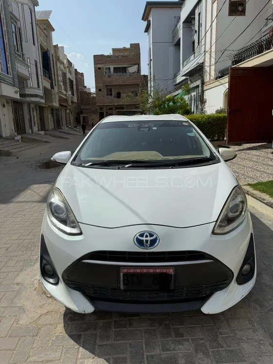 Toyota Aqua 2017 for Sale in Hyderabad Image-1