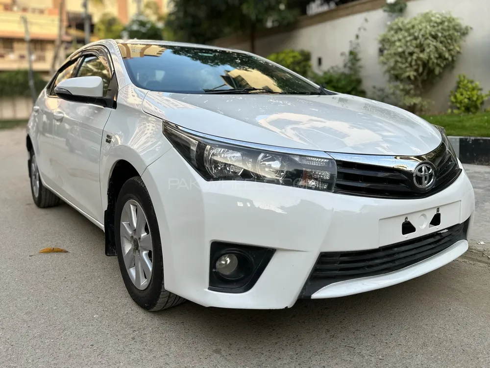 Toyota Corolla 2015 for Sale in Karachi Image-1