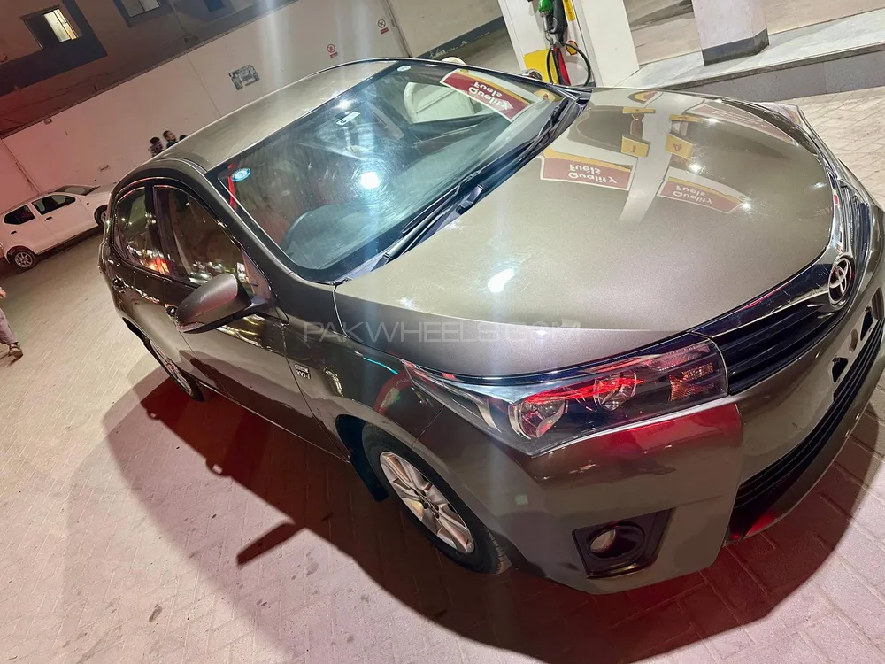 Toyota Corolla 2015 for Sale in Karachi Image-1