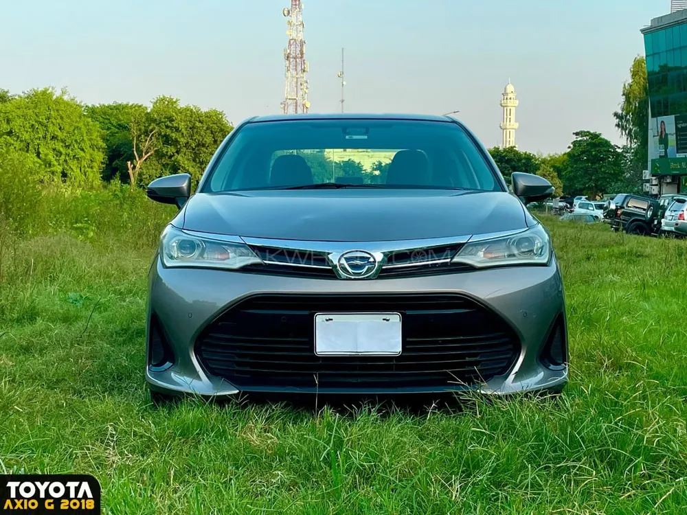 Toyota Corolla Axio 2018 for Sale in Islamabad Image-1