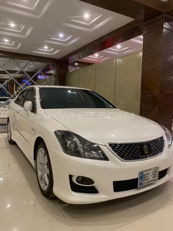 Toyota Crown 2009 for Sale in Peshawar Image-1