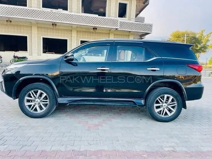 Toyota Fortuner 2018 for Sale in Islamabad Image-1