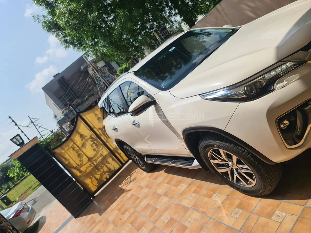Toyota Fortuner 2020 for Sale in Lahore Image-1