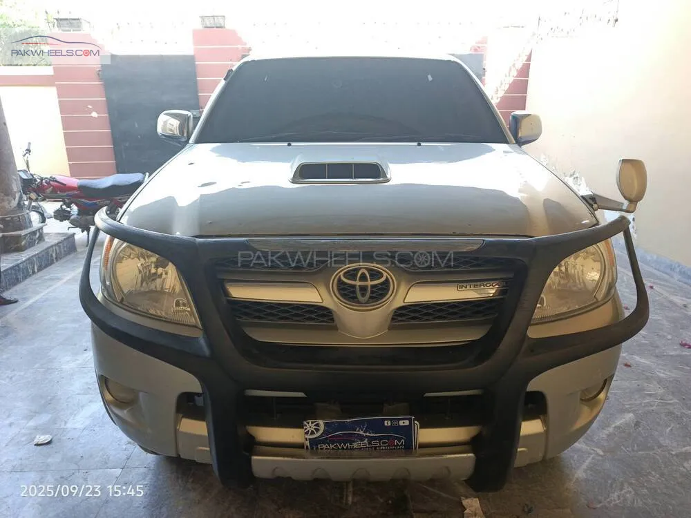 Toyota Hilux 2005 for Sale in Multan Image-1