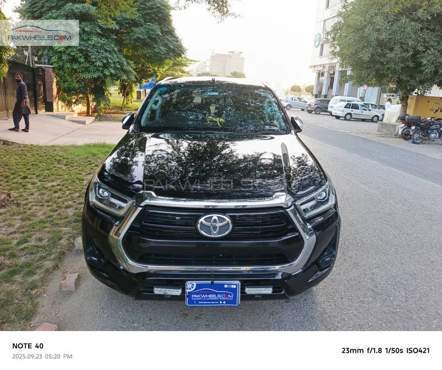 Toyota Hilux 2021 for Sale in Lahore Image-1