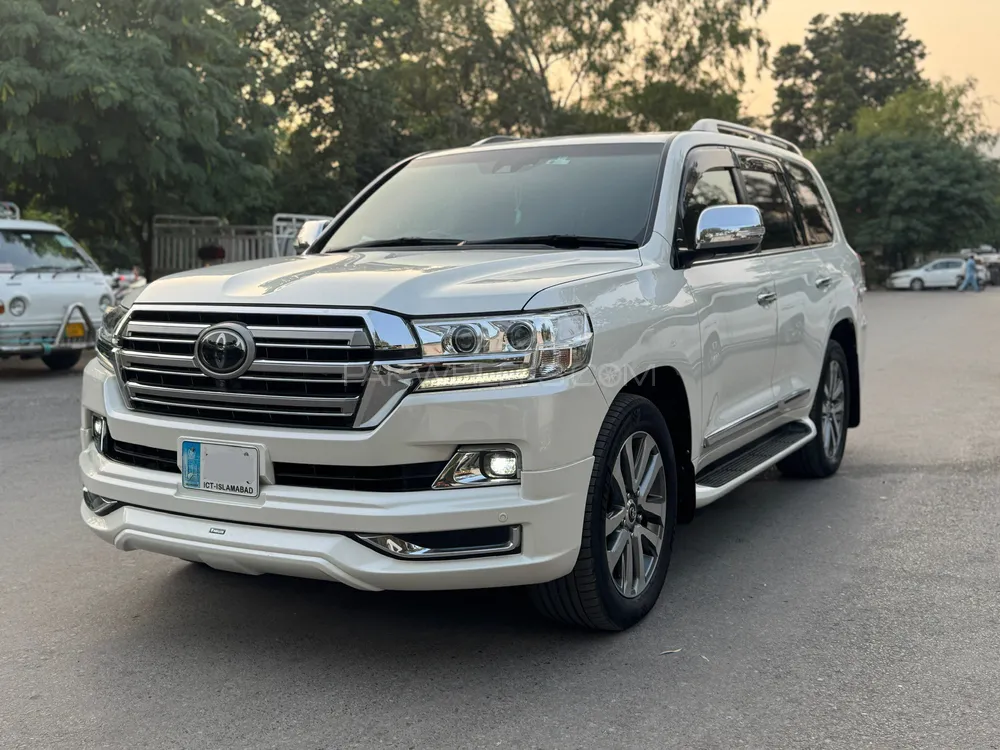 Toyota Land Cruiser 2017 for Sale in Islamabad Image-1