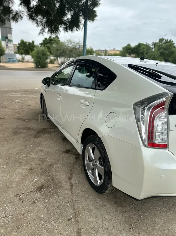 Toyota Prius 2013 for Sale in Karachi Image-1