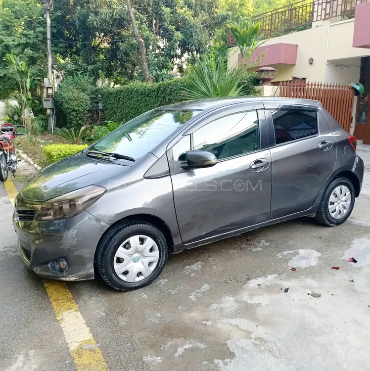 Toyota Vitz 2011 for Sale in Wah cantt Image-1