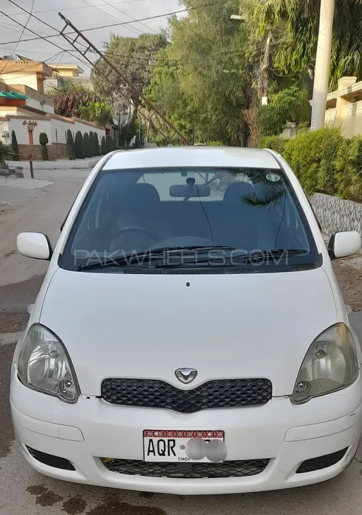 Toyota Vitz 2004 for Sale in Karachi Image-1