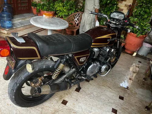 Suzuki GSX-R750 1983