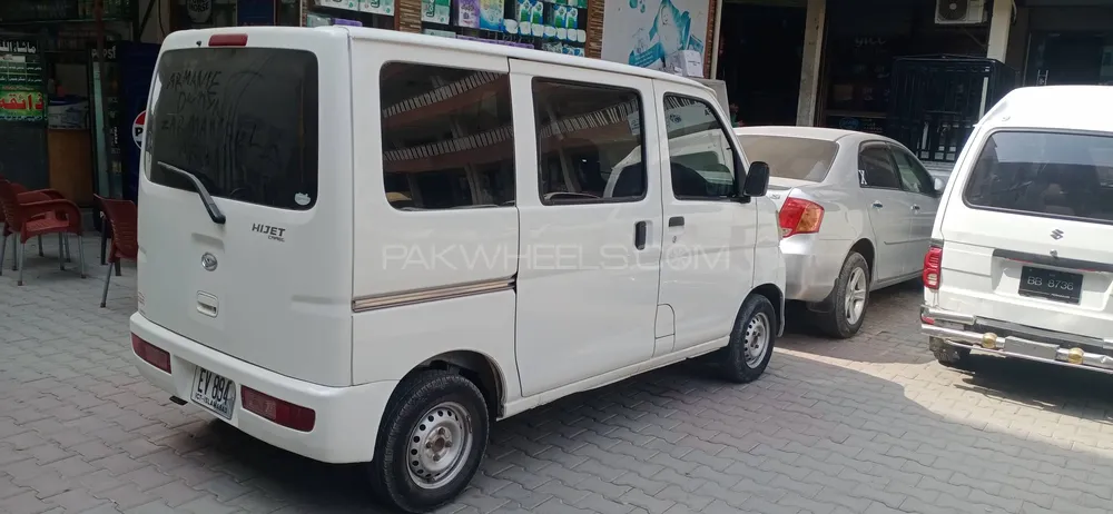 Daihatsu Hijet 2010 for Sale in Peshawar Image-1