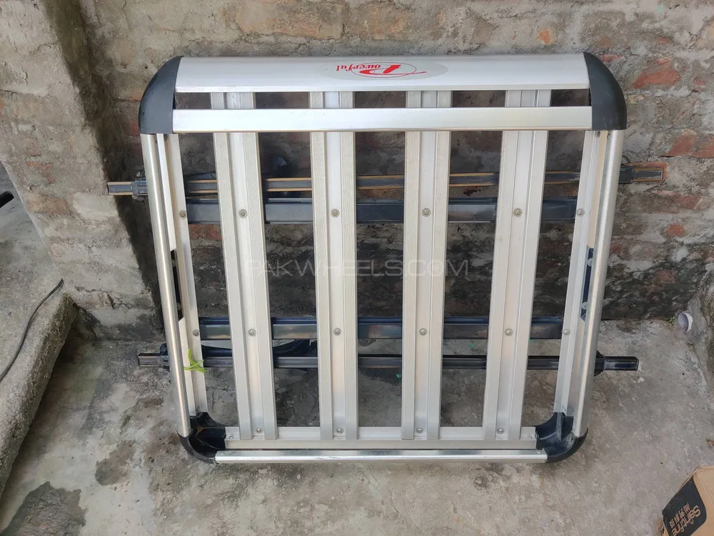 "Like New Aluminum Roof Cargo Carrier – Rustproof & Lightwei Image-1