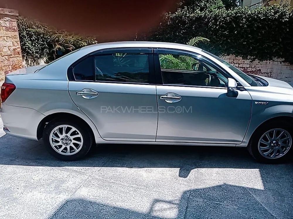 Toyota Corolla Axio 2017 for Sale in Lahore Image-1
