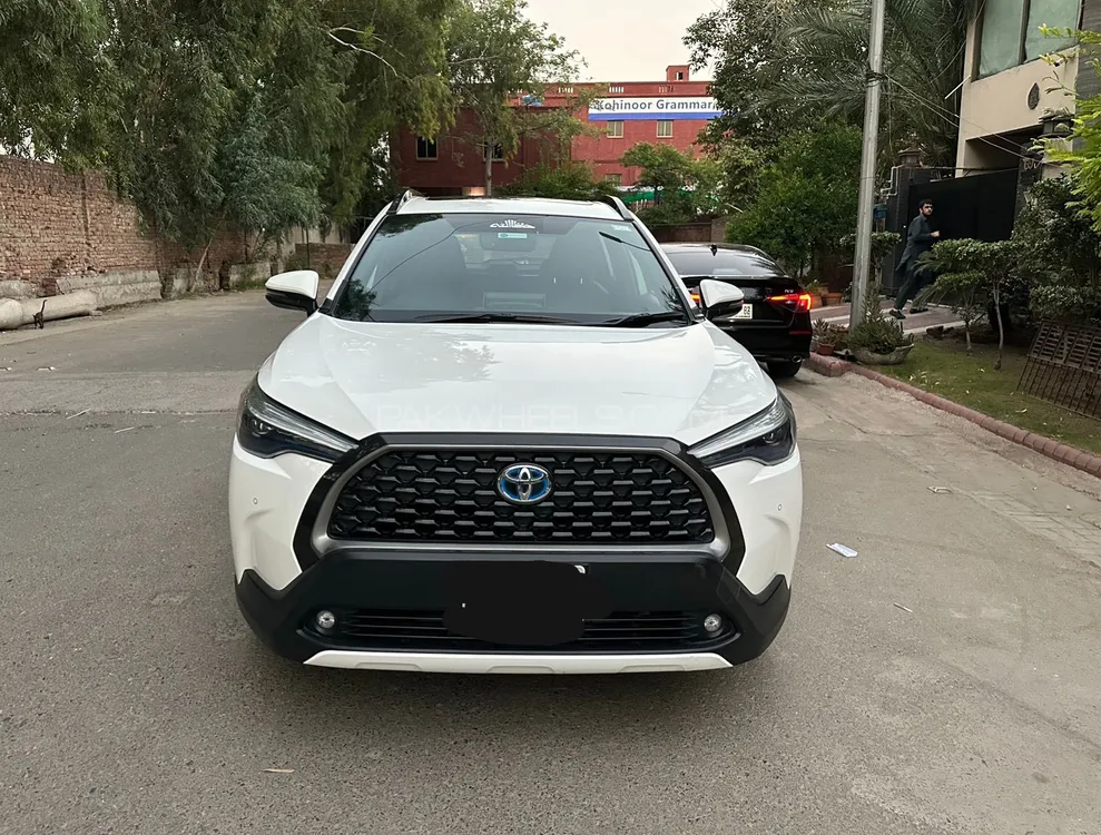 Toyota Corolla Cross 2024 for Sale in Faisalabad Image-1