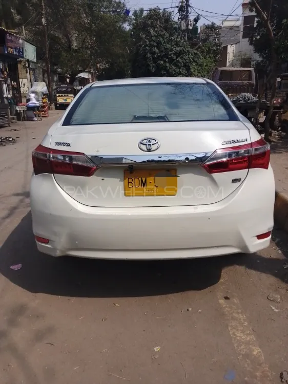 Toyota Corolla 2015 for Sale in Karachi Image-1