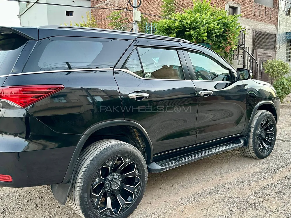 Toyota Fortuner 2017 for Sale in Multan Image-1