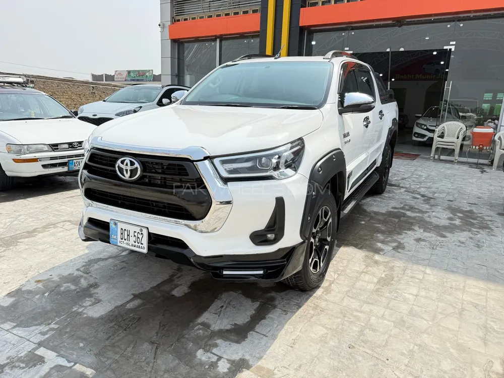 Toyota Hilux 2021 for Sale in Peshawar Image-1