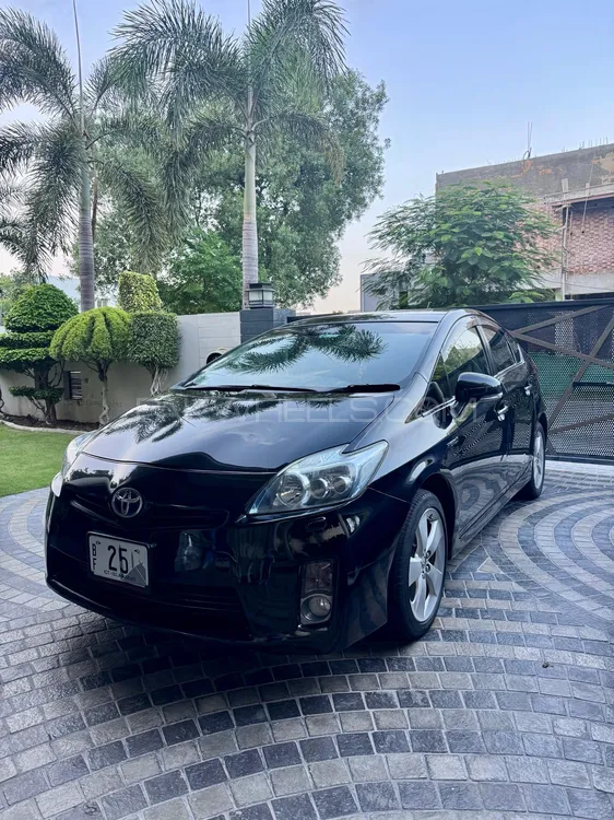 Toyota Prius 2011 for Sale in Lahore Image-1