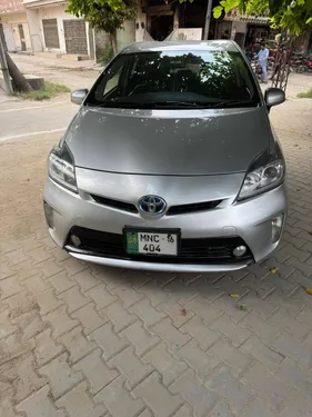 Toyota Prius G LED Edition 1.8 2013