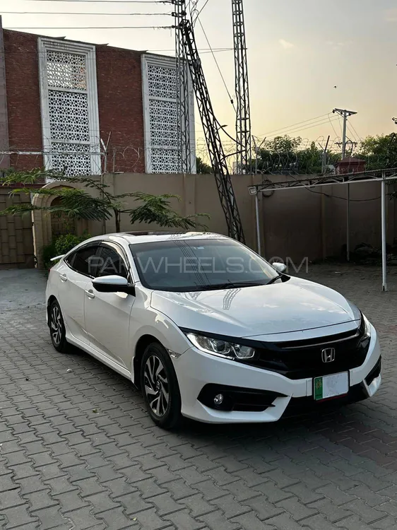 Honda Civic 2019 for Sale in Mian Wali Image-1
