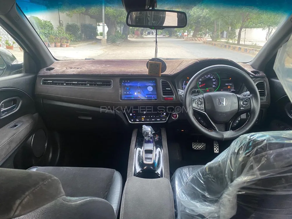 Honda Vezel 2016 for Sale in Karachi Honda Vezel 2016 for Sale in Karachi Image-9