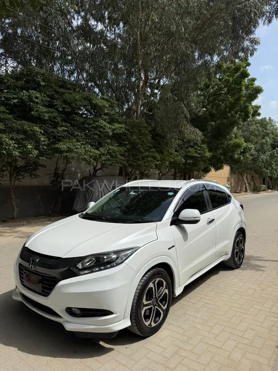 Honda Vezel 2014 for Sale in Karachi Image-1