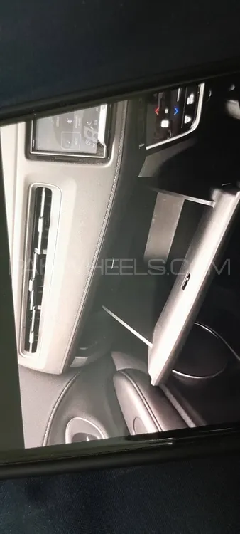 Honda Vezel 2015 for Sale in Abbottabad Honda Vezel 2015 for Sale in Abbottabad Image-17