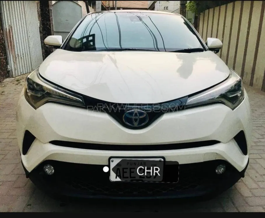 Toyota C-HR 2017 for Sale in Gujranwala Image-1