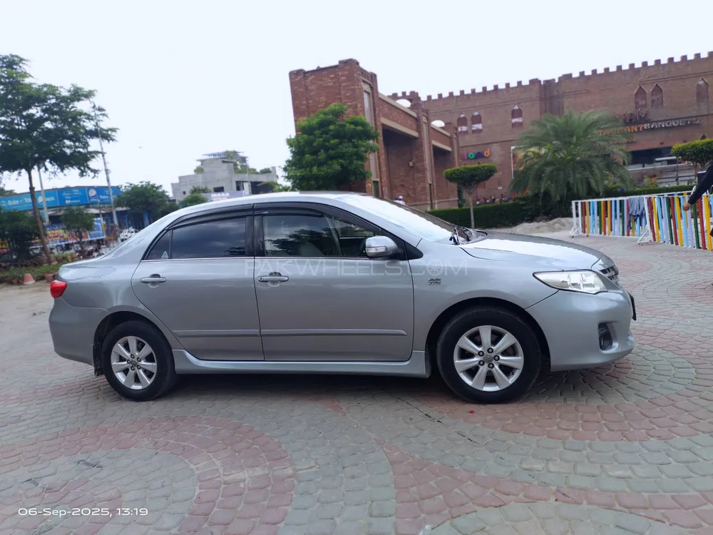 Toyota Corolla 2013 for Sale in Faisalabad Image-1