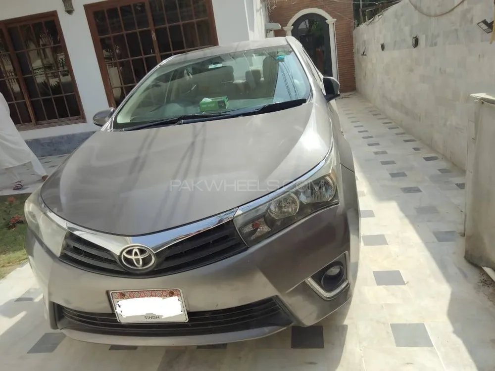 Toyota Corolla 2015 for Sale in Karachi Image-1