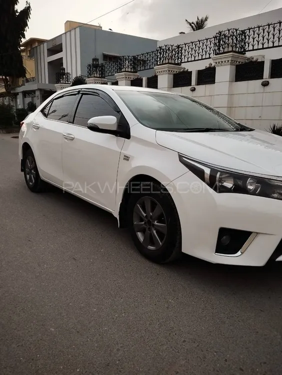 Toyota Corolla 2016 for Sale in Karachi Image-1