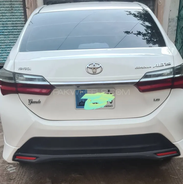 Toyota Corolla 2018 for Sale in Peshawar Image-1