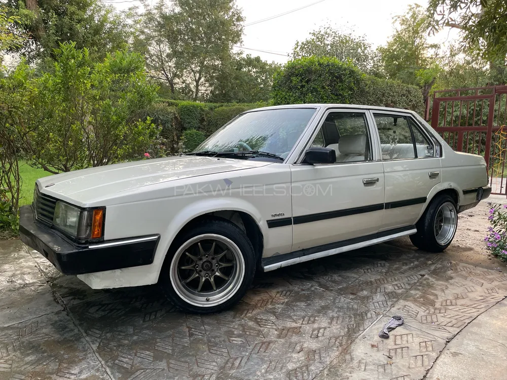 ٹویوٹا کرونا 1983 for Sale in پشاور Image-1