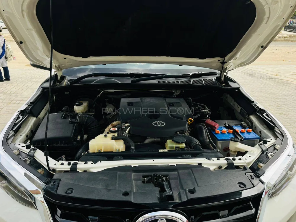 Toyota Fortuner 2021 for Sale in Karachi Image-1