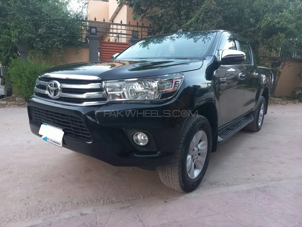 Toyota Hilux 2020 for Sale in Peshawar Image-1