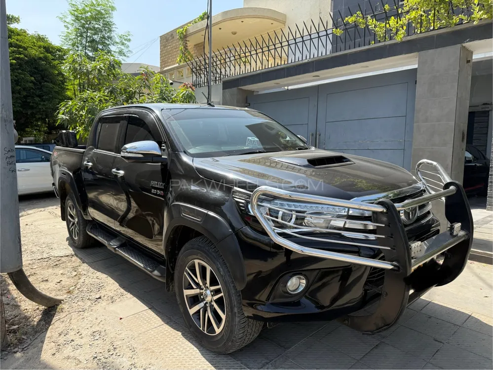 Toyota Hilux 2017 for Sale in Karachi Image-1