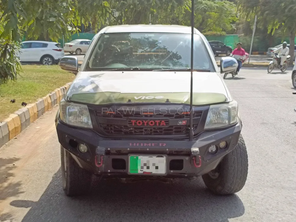 Toyota Hilux 2015 for Sale in Islamabad Image-1
