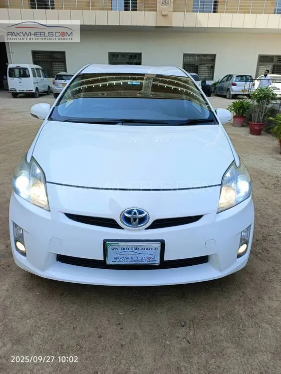 Toyota Prius 2010 for Sale in Karachi Image-1