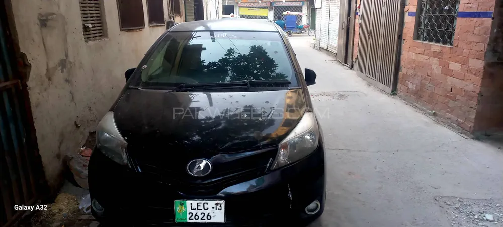 Toyota Vitz 2011 for Sale in Lahore Image-1