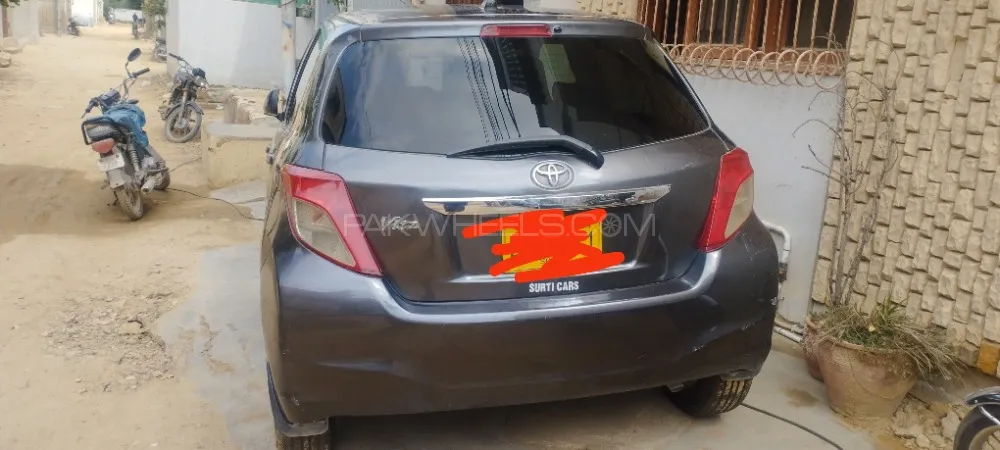 Toyota Vitz 2011 for Sale in Karachi Image-1